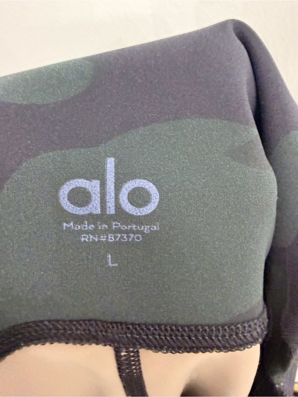 ALO Yoga High Waist Vapor Short Camo Green Size Large - Picture 3 of 7